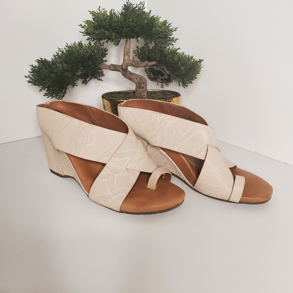 Gentle Souls Cream Wedges